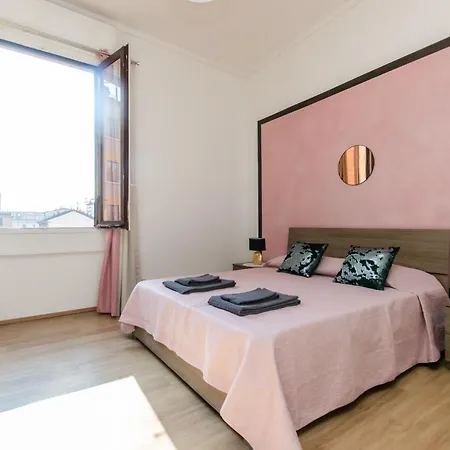 Pink Habitación en casa particular Milán