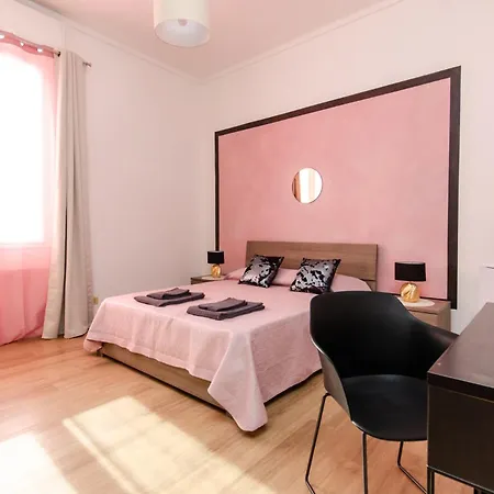 Проживание в семье Pink Милан