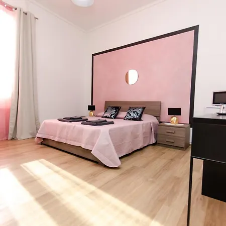 Проживание в семье Pink Милан