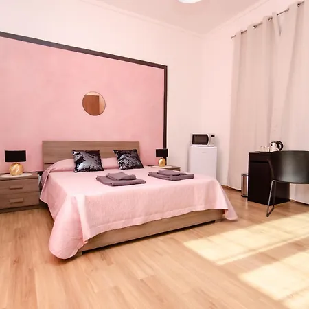 Pink Проживание в семье